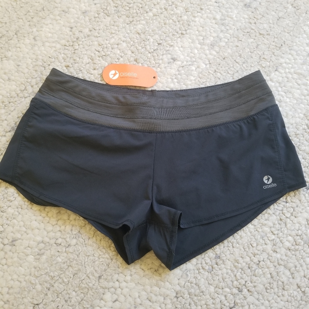 Oisell Mac Roga Shorts size Small  - NWT